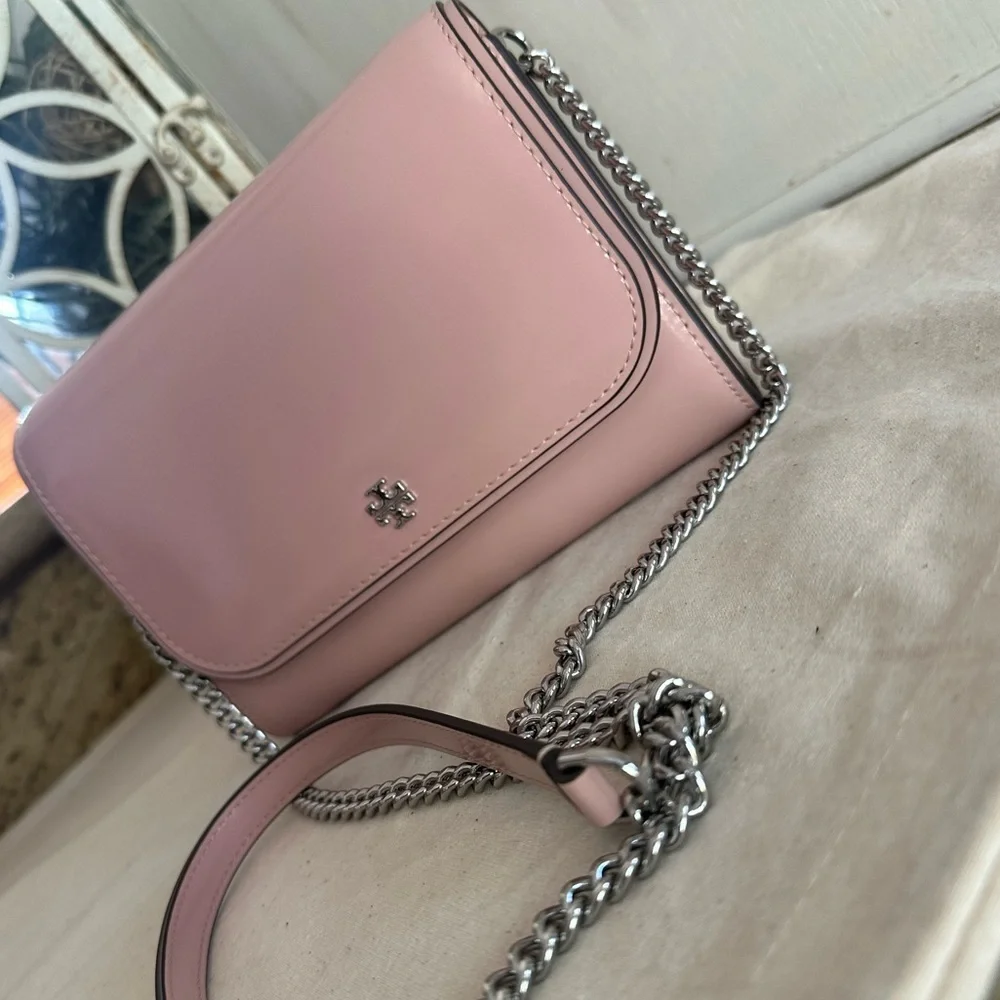 New Tory Burch EMERSON PATENT CHAIN WALLET CLAY PINK - Picture 3 of 9